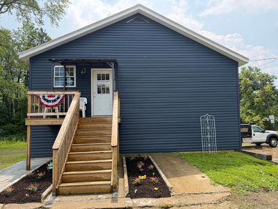 104 E High St