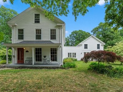 133 River St