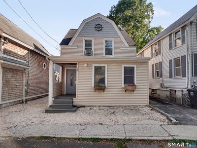 44 Wood Avenue