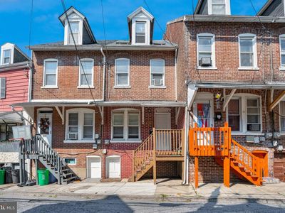232 N Railroad 1/2 St