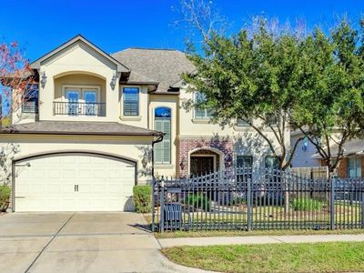 2817 Rosewood St