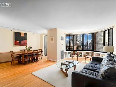 44 W 62nd St APT 25E