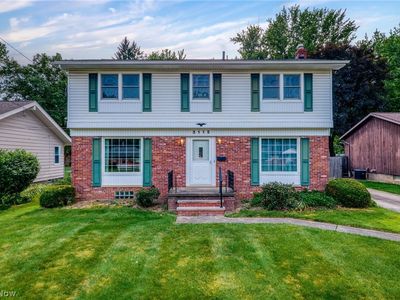 Property at 3112 Englewood Dr, Stow, OH