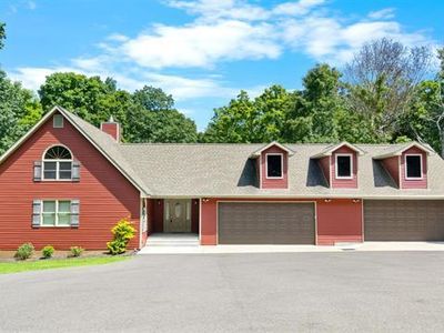 341 Dixon Ln