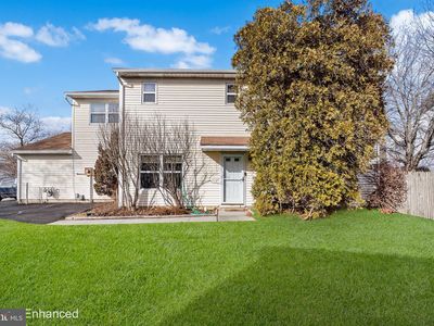 Property at 17 Vintage Dr, East Windsor, NJ