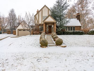 1677 E Yalecrest Ave