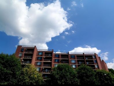 777 N Macquesten Parkway #202