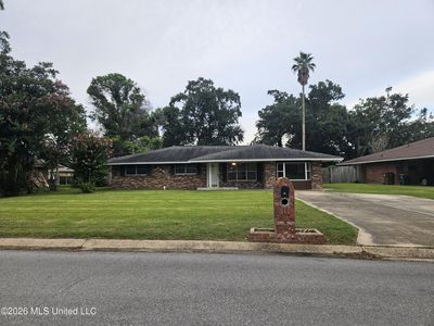 705 Forest Ave