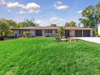 5708 Camelback Dr