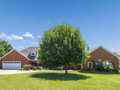 2412 Chickering Rd
