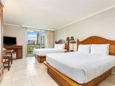 2045 Kalakaua Ave APT 604