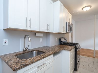 327 Edgecombe Ave #1B