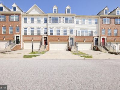 7425 Macon Dr