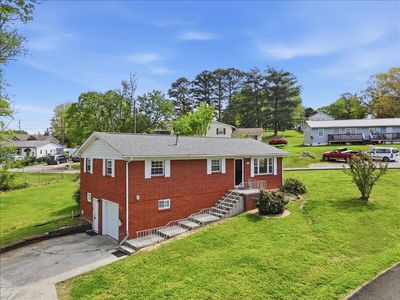 1106 Lockhart Rd
