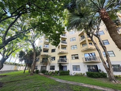 8290 Lake Dr APT 130
