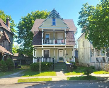 32 Hooker Avenue