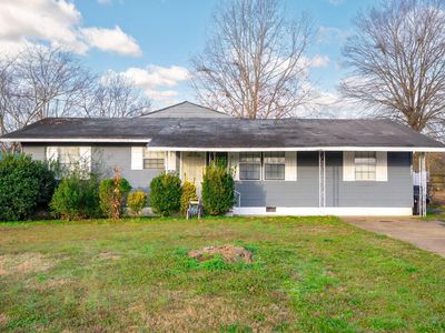 Property at 1313 E Sherry Dr, Rossville, GA