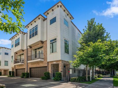 1032 W 26th St Unit D
