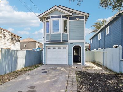 Property at 874 Pine St, Oakland, CA