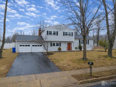 1035 Hillside Dr