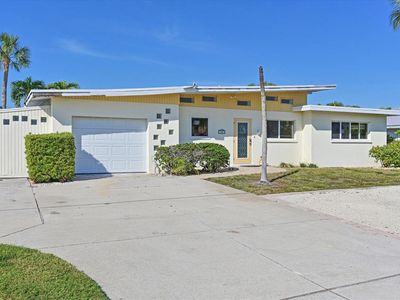 512 Key Royale Dr