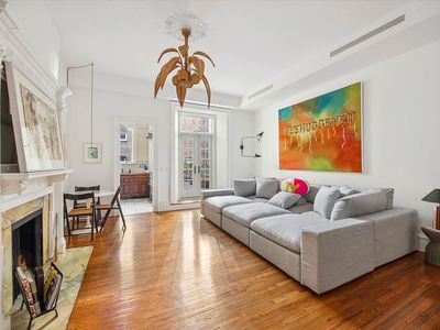 5 E 75th St APT 6