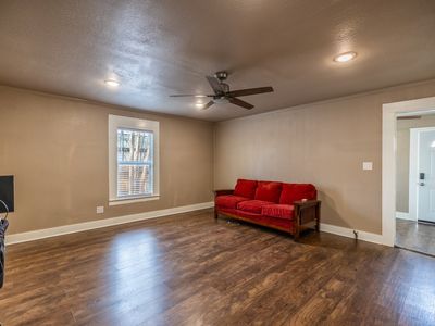 203 W Purdom Ave