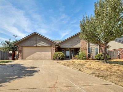 10717 S Blackwelder Ave