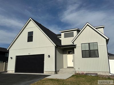 733 Rustic Rd