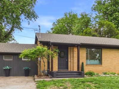 1863 S Chautauqua Ave