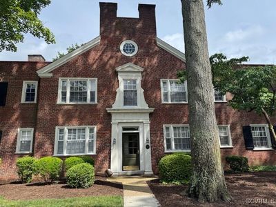 19 W Locke Ln UNIT 1