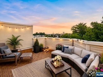 925 Main St APT 10