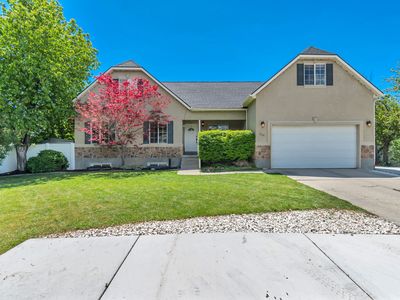 1230 N Farm Lane Cir