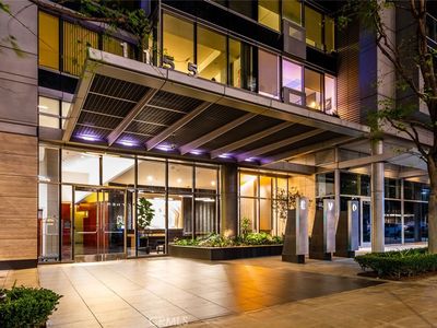 1155 S Grand Ave APT 1011