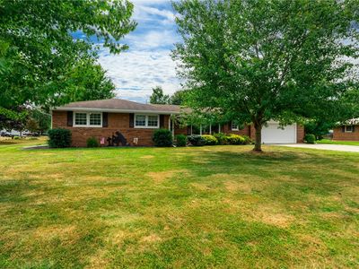 103 E Pine Dr