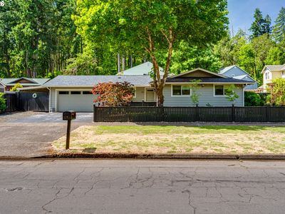 820 Martin St