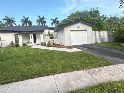 590 SW 166th Ter