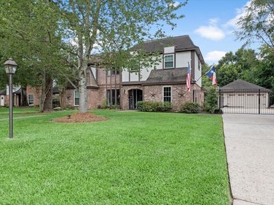 6611 Chancellor Dr