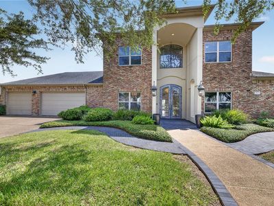 7 Great Lakes Dr