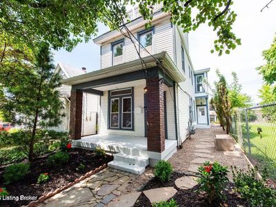 1305 E Washington St