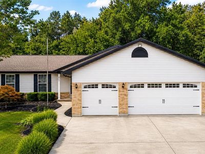 411 Bridle Ridge Ct