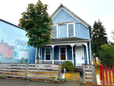 Property at 412 Garfield Street S, Tacoma, WA