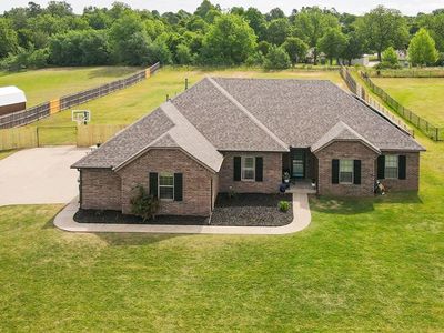 186 Oakridge Dr