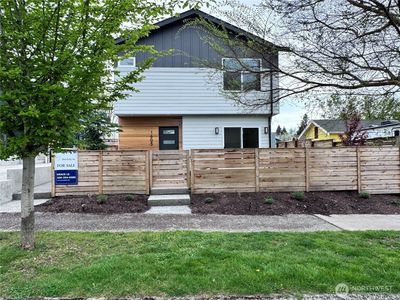 1605 SW Kenyon Street #C