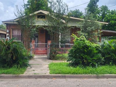 7629 Avenue I
