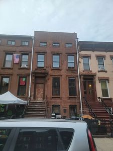 211 Van Buren St