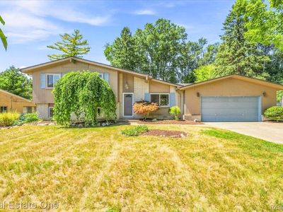Property at 4805 Whitlow Blvd, Commerce Township, MI
