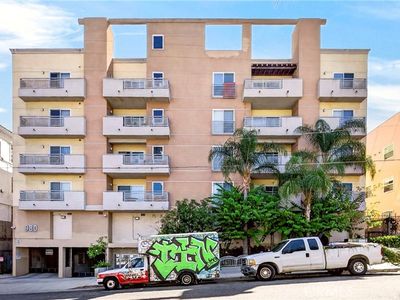 980 S Oxford Ave Unit 303