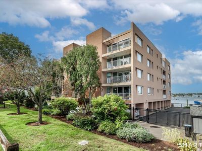 26 Cove Avenue #2B