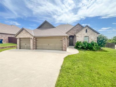 2010 Lakewood Dr
